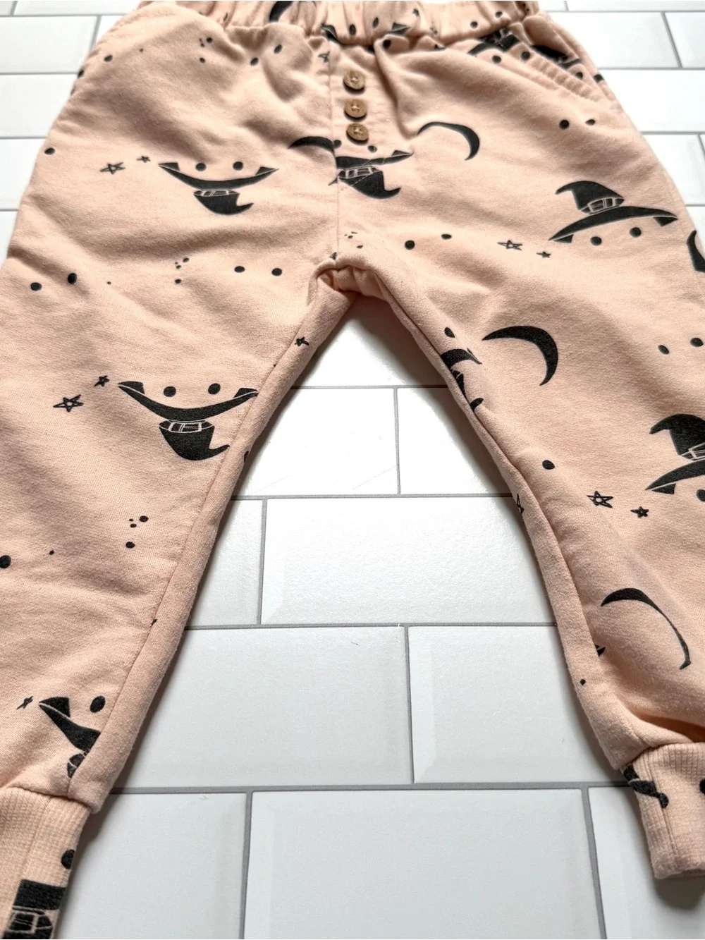 24M🐈‍⬛🪄 Jessica Simpson Magic Cat Neutral Halloween Print Sweatshirt Jogger Pant